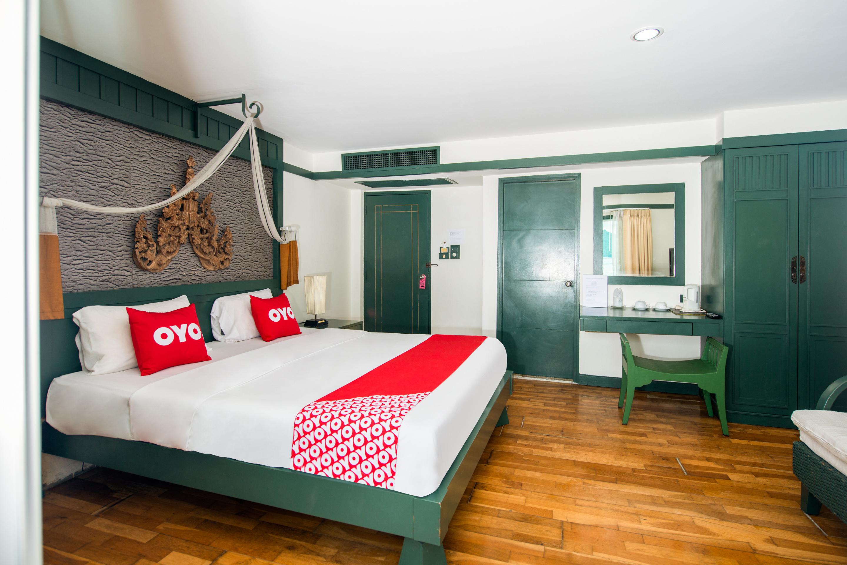 Oyo 255 The Ocean Hotel Patong Екстериор снимка