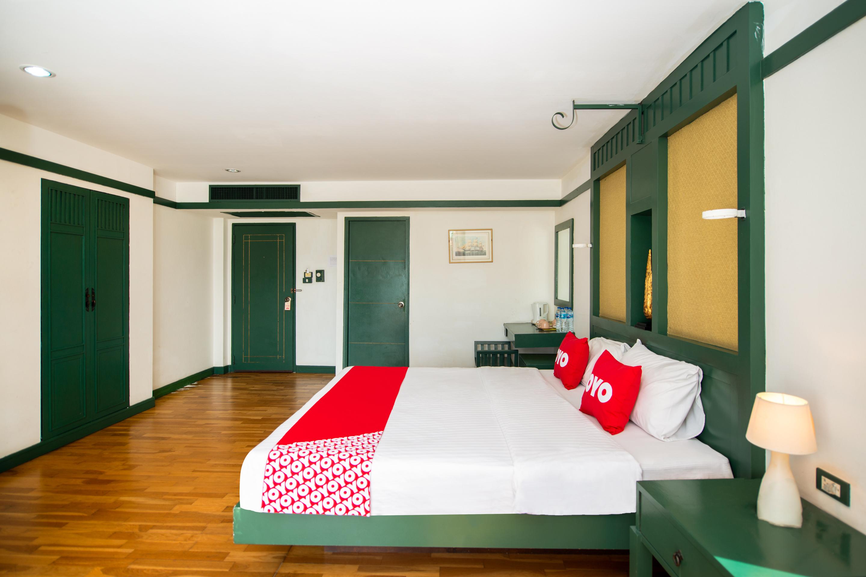 Oyo 255 The Ocean Hotel Patong Екстериор снимка