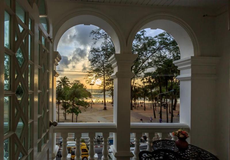 Oyo 255 The Ocean Hotel Patong Екстериор снимка