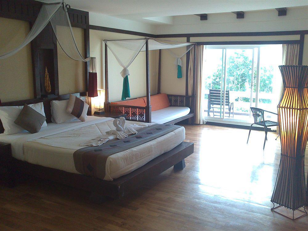 Oyo 255 The Ocean Hotel Patong Екстериор снимка