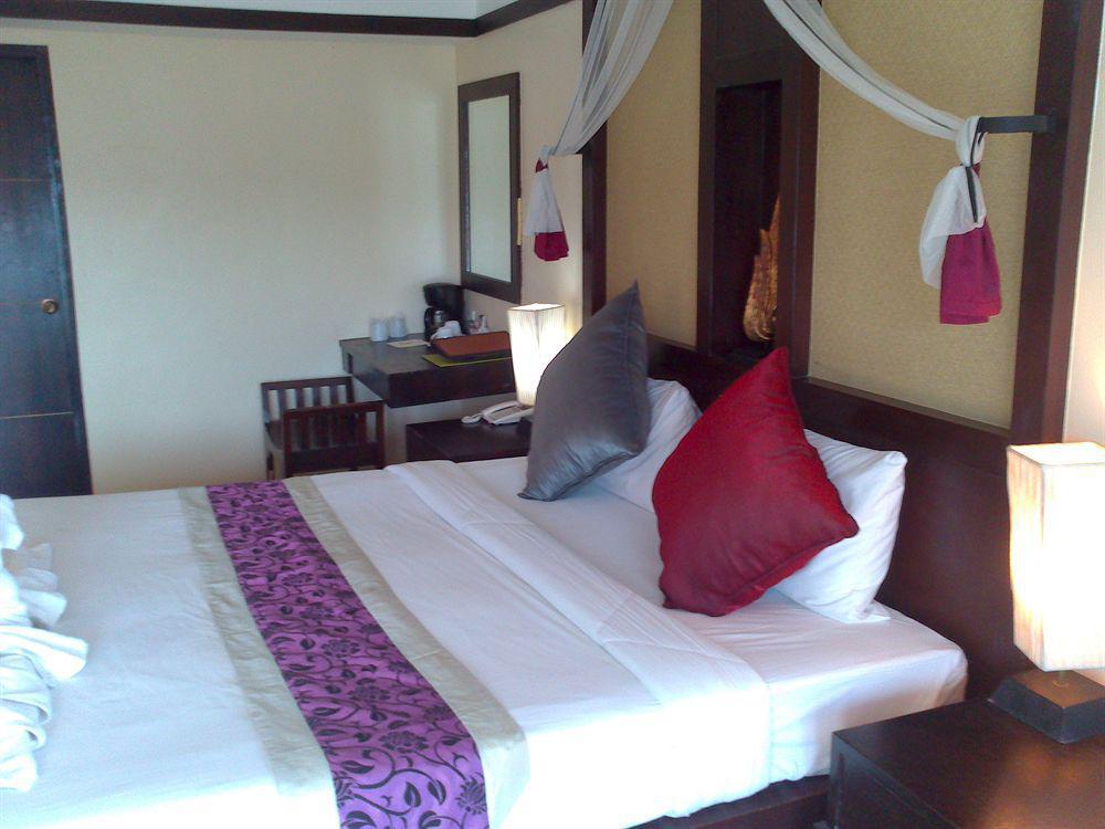 Oyo 255 The Ocean Hotel Patong Екстериор снимка