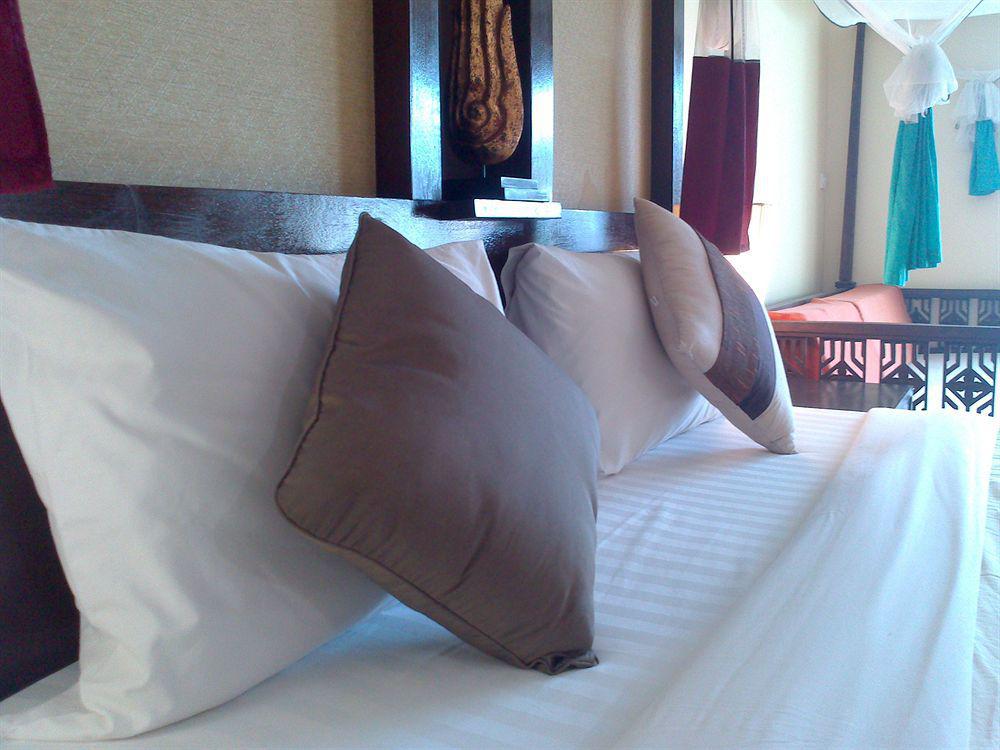Oyo 255 The Ocean Hotel Patong Екстериор снимка